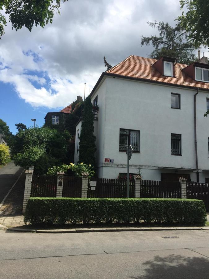 Blue Apartment In Beautiful English Style Garden With Atmosphere Praha Eksteriør bilde